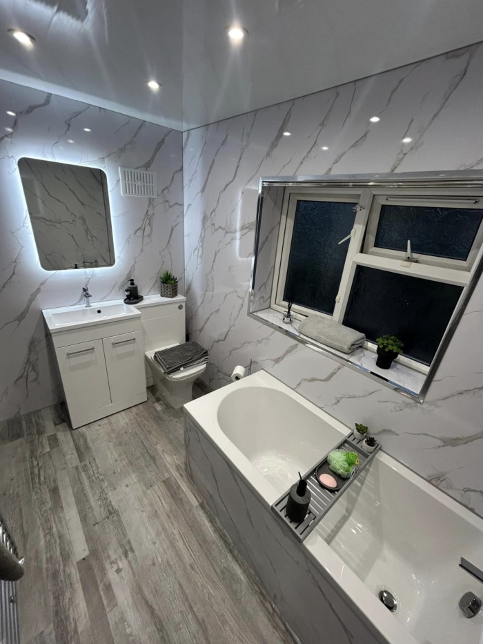 White Marble 1m Wide Wall Panel (Gloss) - Image 9