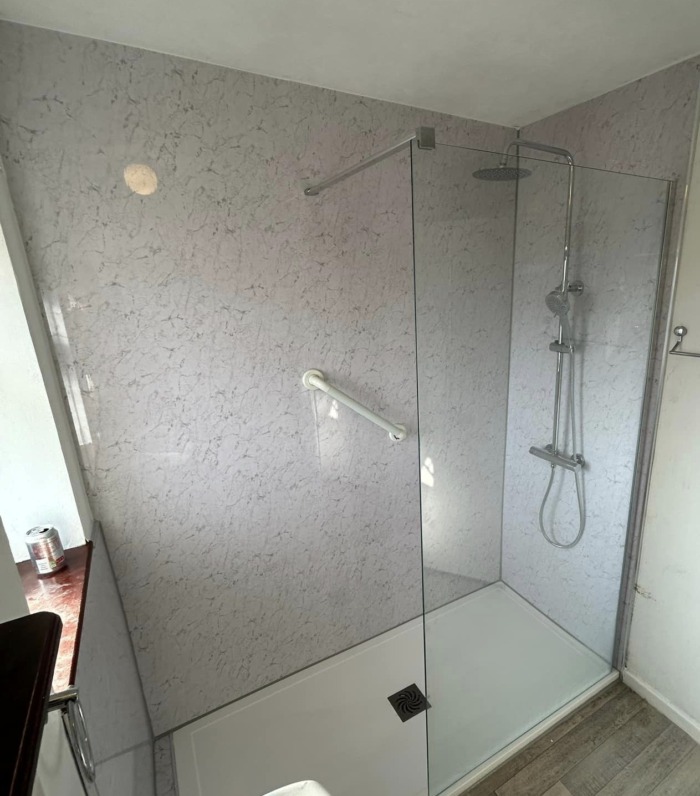 White Granite 1m Wide Wall Panel (Gloss) - Image 3