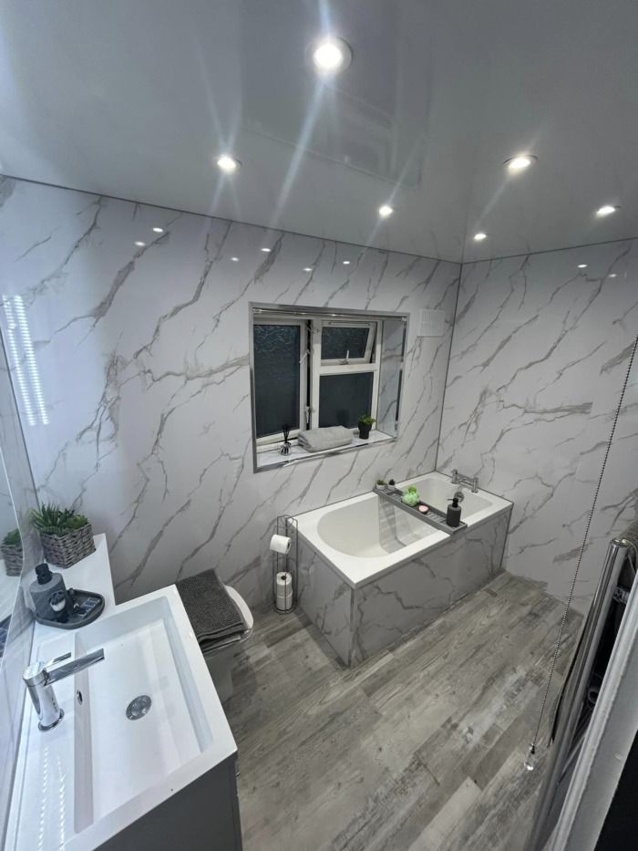 White Marble 1m Wide Wall Panel (Gloss) - Image 7
