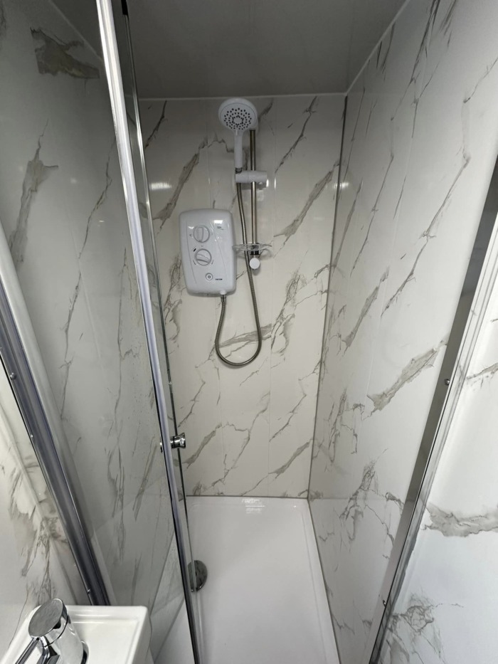 White Marble 25cm Wall Panel (Gloss) - Image 7