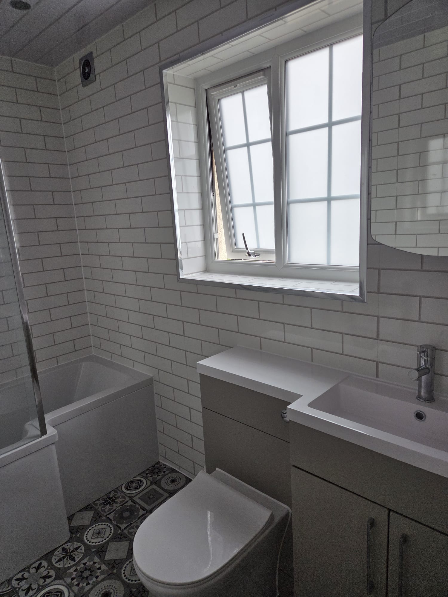 White Brick Tile 1m Wide Wall Panel (Gloss) - Image 4